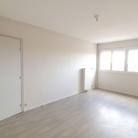 T1 de 33 m² refait à neuf avec pièce à vivre lumineuse - Photo 3