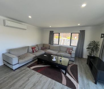 Three bedroom partially furnished home - Photo 5