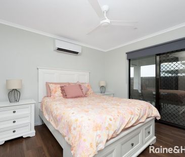 SLEEK & MODERN - Photo 3