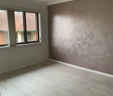 “Stunning and Spacious 3 bedroom Townhouse at the heart of Hurstville” - Photo 4