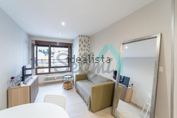 Alquiler de piso en Calle Fuertes Acevedo - Photo 1