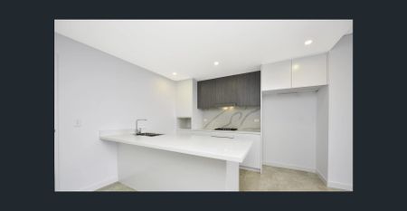 Modern Apartment with skyline views - Photo 5