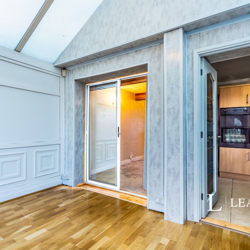 2 bedroom house to rent Mill Lane, Chatham, ME5 - Photo 1