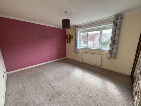 3 bedroom flat to rent - Photo 2