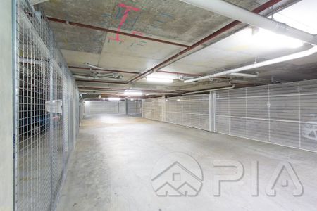 Two bedroom+ study Apartment with Great environment and convenience - Photo 2