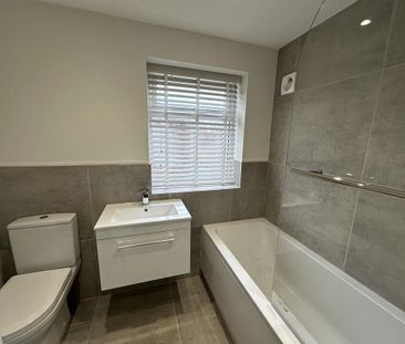 3 bedroom semi-detached house to rent - Photo 5
