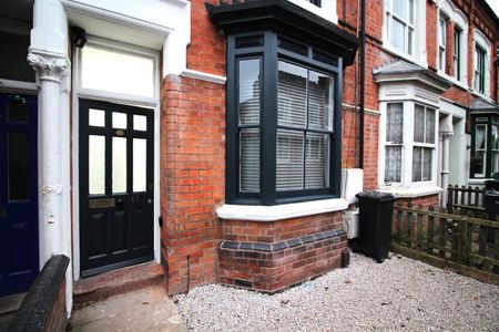 College Avenue, Leicester, LE2 0JF - Photo 2