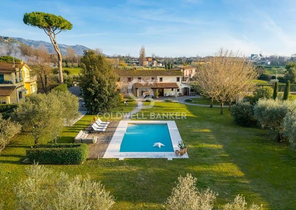 viale apua, Pietrasanta, Tuscany 55045