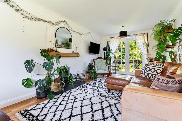 4 bedroom detached house to rent - Photo 1