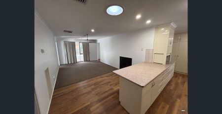 Country Living Home - Photo 3