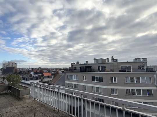 Gerenoveerd Penthouse met twee terrassen en een prachtig uitzicht! - Photo 1