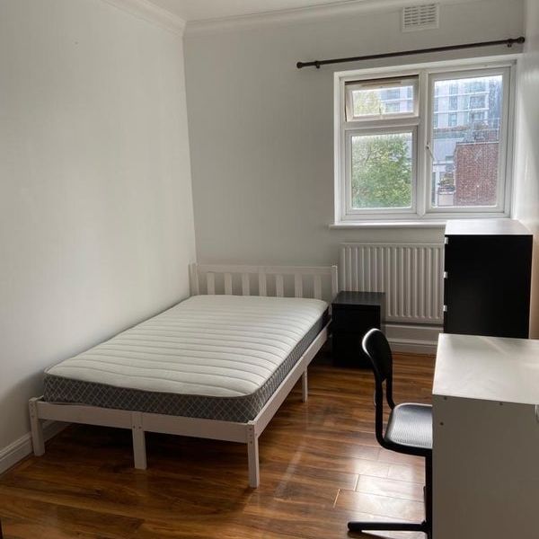 Room in a Shared Flat, Oliver House, SW8 - Photo 1