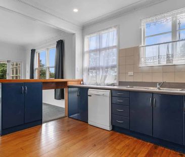 Spacious 3 bedroom home in Glenholme - Photo 5