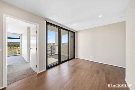 TOP FLOOR APARTMENT - Photo 2