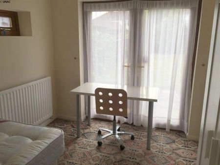 5 bedroom semi-detached house to rent - Photo 2