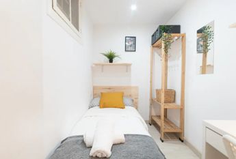 Carrer de les Beates, Barcelona, Catalonia 08003