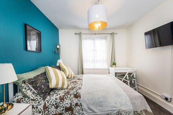 5 bedroom house to rent - Photo 1