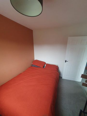 2 bedroom semi-detached house to rent - Photo 4