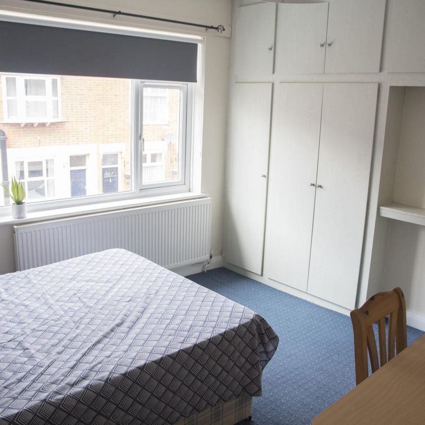 Bassett Street (2 bed) - Photo 1