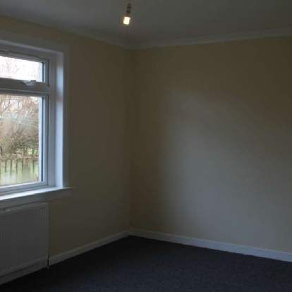 2 bedroom property to rent in Irvine - Photo 1