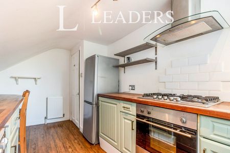 1 bedroom apartment to rent Randolph Road, Epsom, KT17 - Photo 3