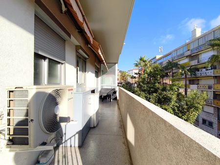 A LOUER 2 PIECES AVEC TERRASSE AU VIEUX CANNET - Photo 3