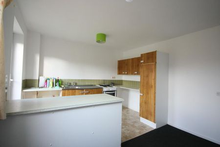 2 bedroom terraced house to rent - Photo 3