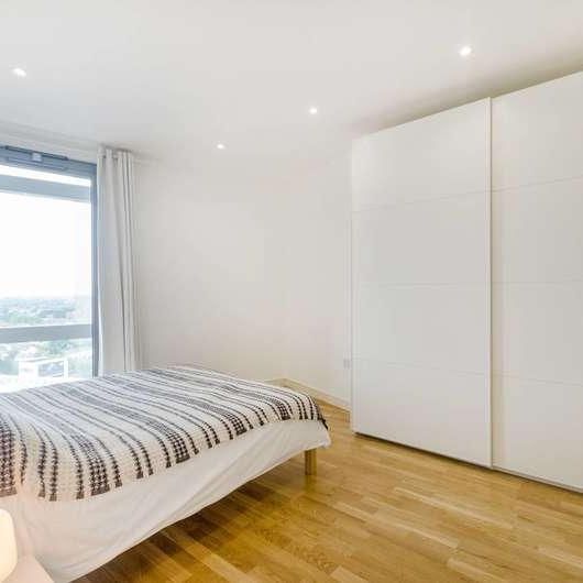 Ealing Road, Brentford, TW8 - Photo 1
