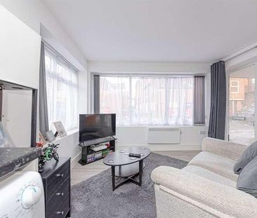 Broad Street Walk, Wokingham, RG40 - Photo 4