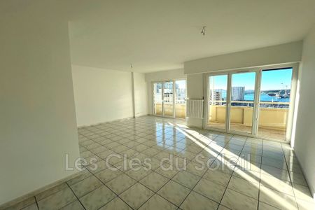 Location Appartement 3 pièces 86m² TOULON 83000 - Photo 4