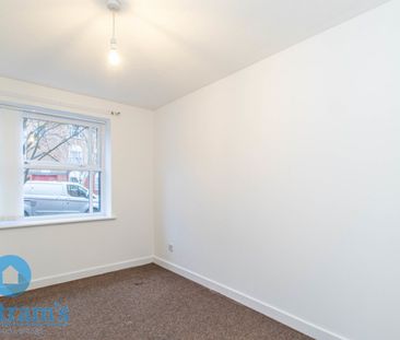 2 bed Flat for Rent - Photo 5