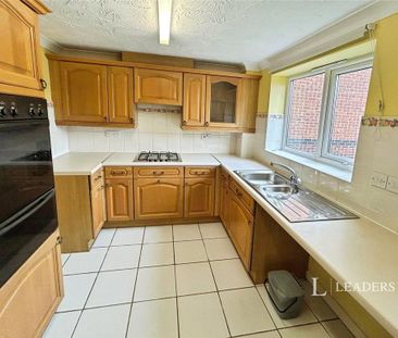 3 bedroom detached house to rent - Photo 6