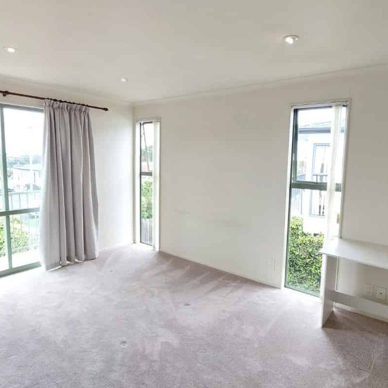 Convenient Family House - Photo 1