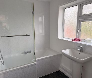 3 bedroom semi-detached house to rent - Photo 3