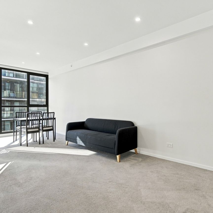 Inner City Convenience with Flexible Furnishing Options - Photo 1