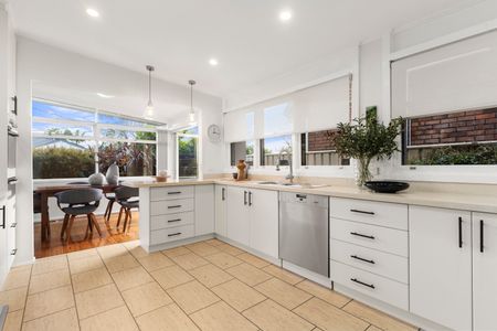 16 Elm Place, Woolooware NSW 2230 - House For Rent | Domain - Photo 3