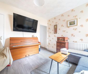 2 bedroom terraced house to rent - Photo 4