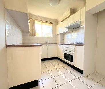 Spacious and Modern 2 Bedroom Apartment - Photo 5