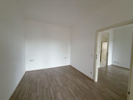 Zentral gelegen: Zwei-Zimmer-Wohnung mit Balkon…! - Foto 4