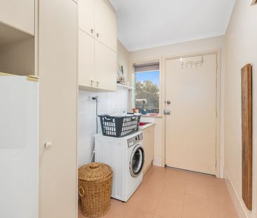 Spacious Four Bedroom Family Home - Photo 1
