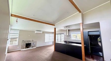 Family Friendly Home - Photo 2