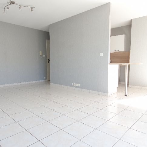 Location Appartement 2 pièces 47m² - Photo 1