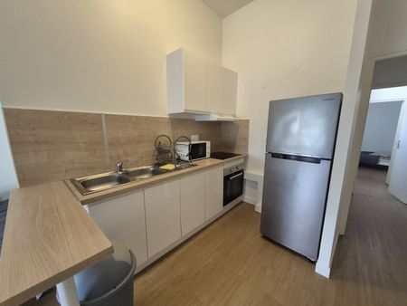 Location Appartement 2 pièces 45m² ROUBAIX 59100 - Photo 4