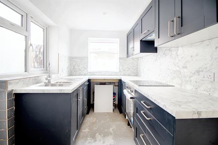 2 Bedroom House to let - Photo 5