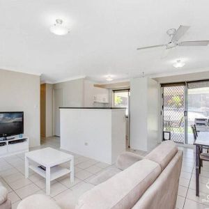 3 large bedrooms house in this great area - Photo 3