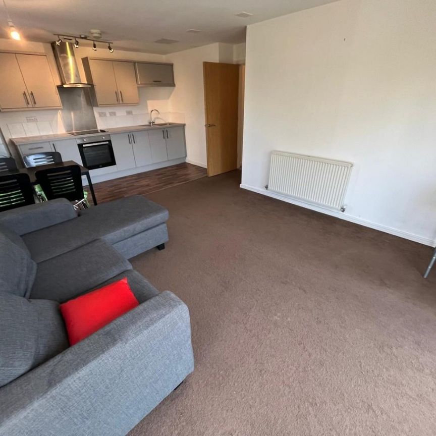 2 bedroom Flat To Let - Photo 1