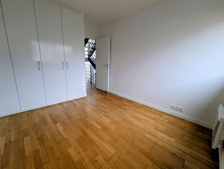 Location Maison 7 pièces 200m² - Photo 2