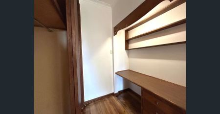 Spacious Family Home in a Prime Doncaster Location!!! - Photo 3