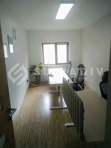 Casă / Vilă modernă în Andrei Mureșanu – ideală pentru sediu firmă sau locuință - Fotografie 5