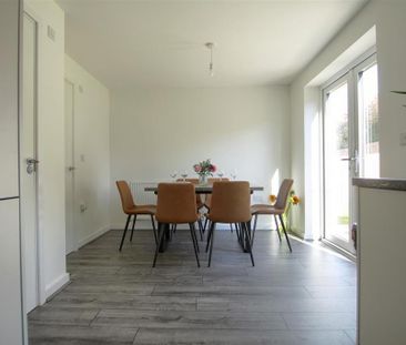 3 bedroom detached house to rent - Photo 2